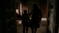 extant_GameOfThrones_1x05-TheWolfAndTheLion_2942