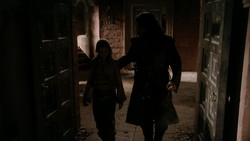 extant_GameOfThrones_1x05-TheWolfAndTheLion_2943