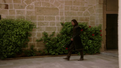 extant_GameOfThrones_1x05-TheWolfAndTheLion_3111
