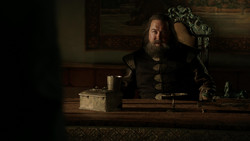 extant_GameOfThrones_1x05-TheWolfAndTheLion_3165