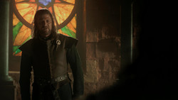 extant_GameOfThrones_1x05-TheWolfAndTheLion_3428
