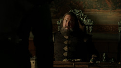 extant_GameOfThrones_1x05-TheWolfAndTheLion_3435
