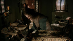extant_GameOfThrones_1x05-TheWolfAndTheLion_3560