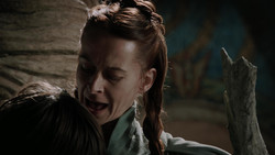 extant_GameOfThrones_1x05-TheWolfAndTheLion_3677