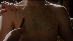 extant_GameOfThrones_1x05-TheWolfAndTheLion_3981