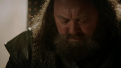 extant_GameOfThrones_1x05-TheWolfAndTheLion_4389