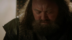 extant_GameOfThrones_1x05-TheWolfAndTheLion_4390