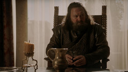 extant_GameOfThrones_1x05-TheWolfAndTheLion_4402
