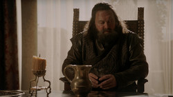 extant_GameOfThrones_1x05-TheWolfAndTheLion_4405