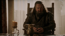 extant_GameOfThrones_1x05-TheWolfAndTheLion_4407