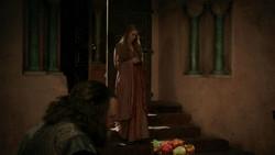 extant_GameOfThrones_1x05-TheWolfAndTheLion_4410