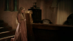 extant_GameOfThrones_1x05-TheWolfAndTheLion_4415