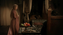 extant_GameOfThrones_1x05-TheWolfAndTheLion_4418