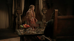 extant_GameOfThrones_1x05-TheWolfAndTheLion_4421