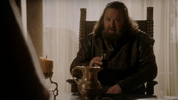 extant_GameOfThrones_1x05-TheWolfAndTheLion_4430
