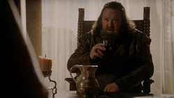 extant_GameOfThrones_1x05-TheWolfAndTheLion_4431