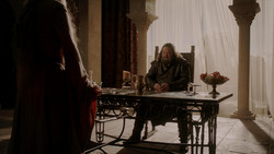 extant_GameOfThrones_1x05-TheWolfAndTheLion_4452