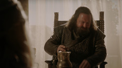 extant_GameOfThrones_1x05-TheWolfAndTheLion_4710
