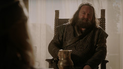 extant_GameOfThrones_1x05-TheWolfAndTheLion_4711