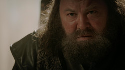 extant_GameOfThrones_1x05-TheWolfAndTheLion_4952