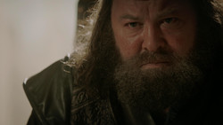 extant_GameOfThrones_1x05-TheWolfAndTheLion_4981
