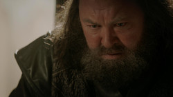 extant_GameOfThrones_1x05-TheWolfAndTheLion_5001