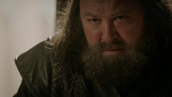 extant_GameOfThrones_1x05-TheWolfAndTheLion_5017