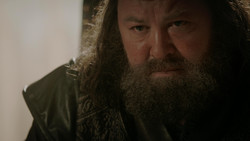 extant_GameOfThrones_1x05-TheWolfAndTheLion_5029