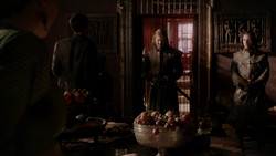 extant_GameOfThrones_1x05-TheWolfAndTheLion_5205