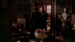 extant_GameOfThrones_1x05-TheWolfAndTheLion_5209