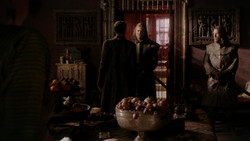 extant_GameOfThrones_1x05-TheWolfAndTheLion_5211