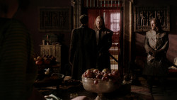 extant_GameOfThrones_1x05-TheWolfAndTheLion_5213
