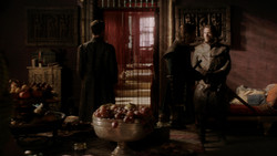extant_GameOfThrones_1x05-TheWolfAndTheLion_5253