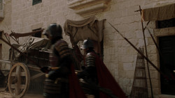 extant_GameOfThrones_1x05-TheWolfAndTheLion_5272