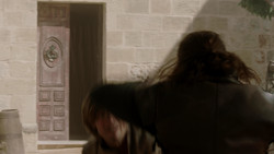 extant_GameOfThrones_1x05-TheWolfAndTheLion_5520