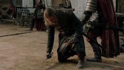 extant_GameOfThrones_1x05-TheWolfAndTheLion_5555