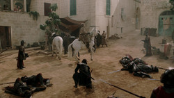 extant_GameOfThrones_1x05-TheWolfAndTheLion_5603