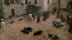 extant_GameOfThrones_1x05-TheWolfAndTheLion_5613