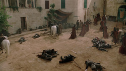 extant_GameOfThrones_1x05-TheWolfAndTheLion_5614
