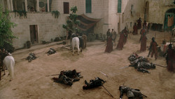 extant_GameOfThrones_1x05-TheWolfAndTheLion_5615