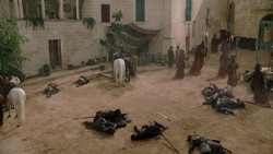 extant_GameOfThrones_1x05-TheWolfAndTheLion_5616