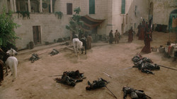 extant_GameOfThrones_1x05-TheWolfAndTheLion_5620