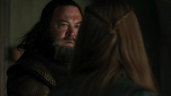 extant_GameOfThrones_1x06-AGoldenCrown_0176
