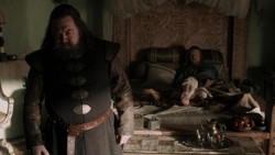 extant_GameOfThrones_1x06-AGoldenCrown_0205