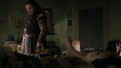 extant_GameOfThrones_1x06-AGoldenCrown_0225