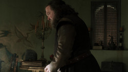 extant_GameOfThrones_1x06-AGoldenCrown_0236