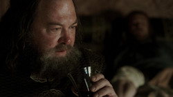 extant_GameOfThrones_1x06-AGoldenCrown_0244