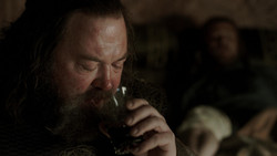extant_GameOfThrones_1x06-AGoldenCrown_0245