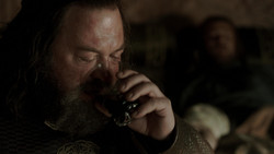 extant_GameOfThrones_1x06-AGoldenCrown_0246