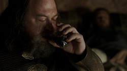 extant_GameOfThrones_1x06-AGoldenCrown_0247